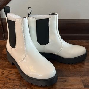 White Dirty Laundry Montana Lug Sole Boots